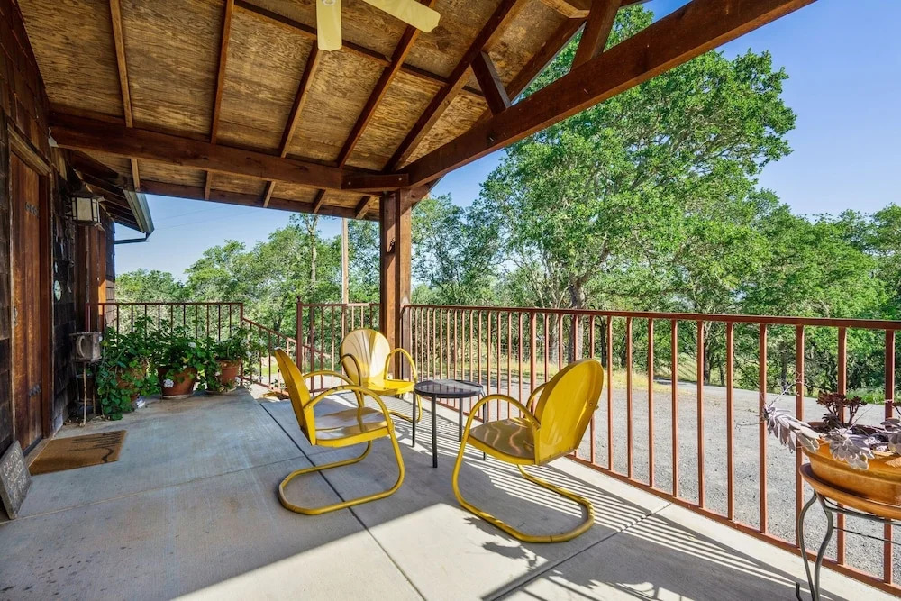 Healdsburg Home With Magnificent Vineyard View 2 Bedroom Home by RedAwning