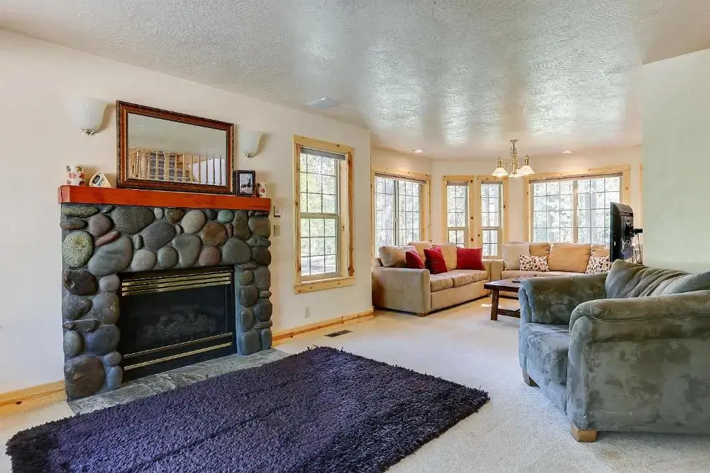 3 Mt. Baker-AC-Hot Tub-4BR/3BA