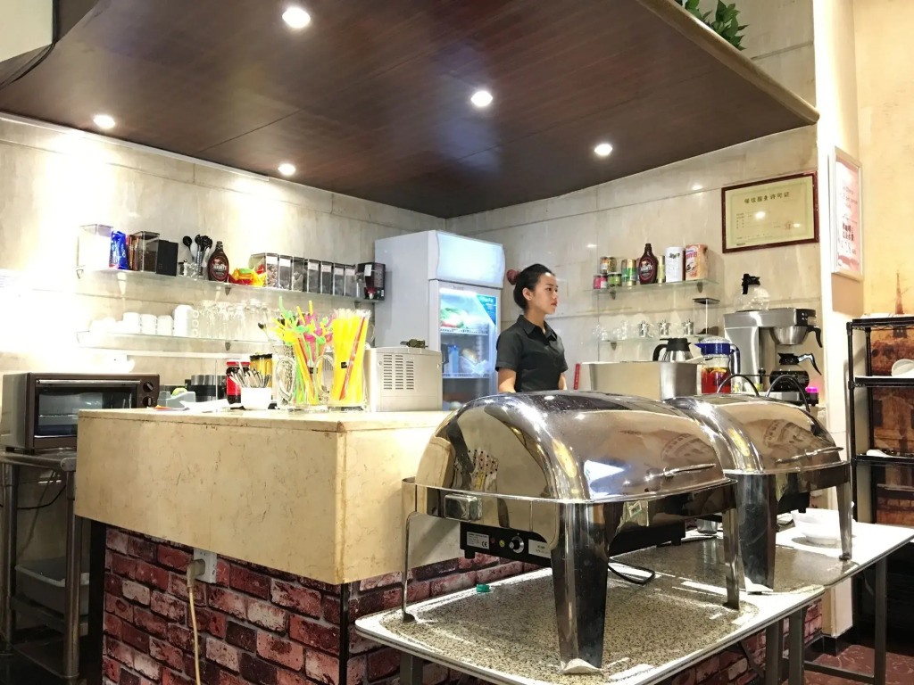 Shenzhen Kaili Hotel, Guomao Shopping Mall