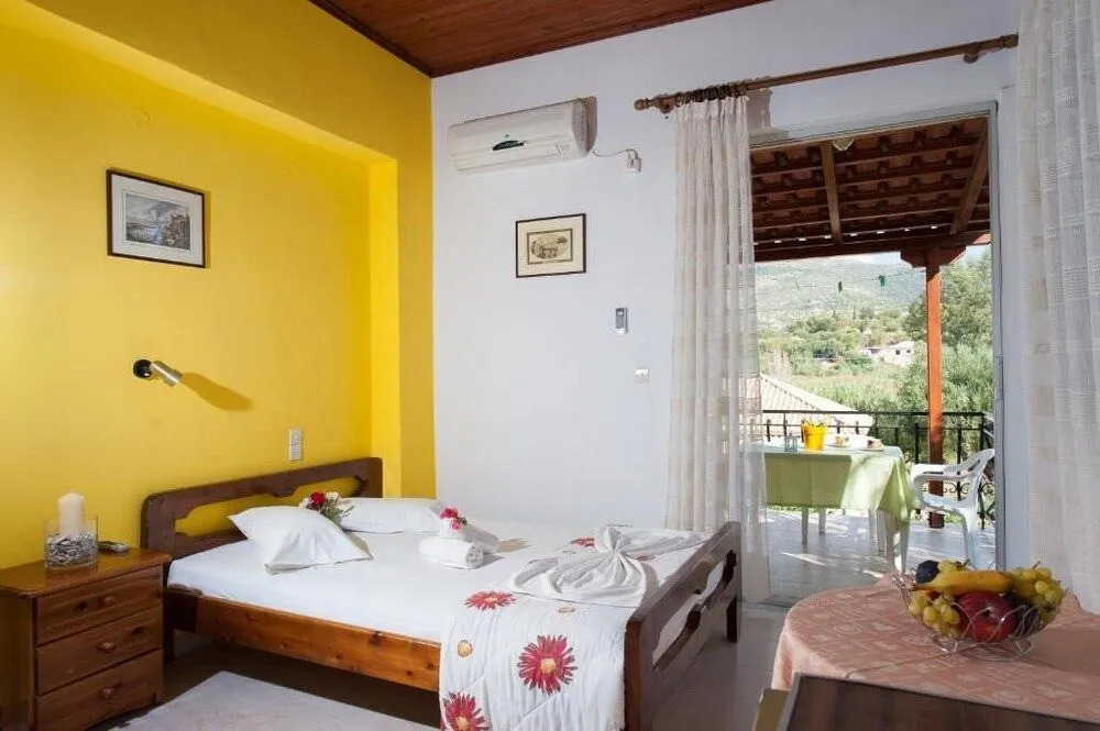 Nikos Studios & Apartments