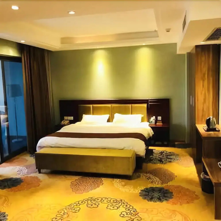 Beiluming Hotel (Chengdu South Railway Station)