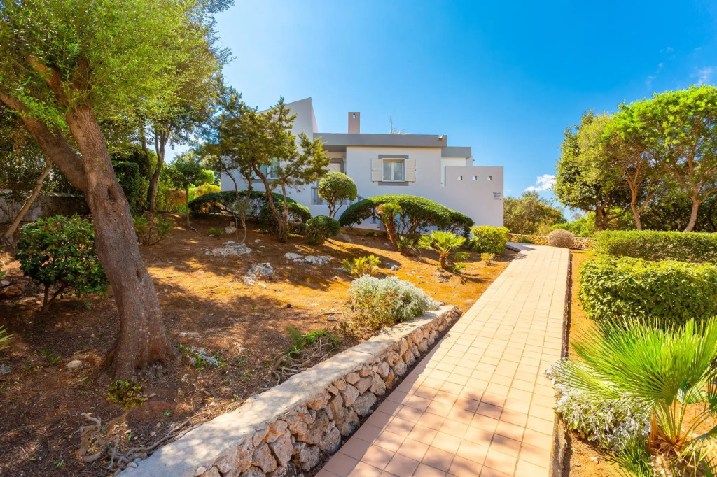 Villa Laura Large Private Pool Walk to Beach Sea Views A C Wifi