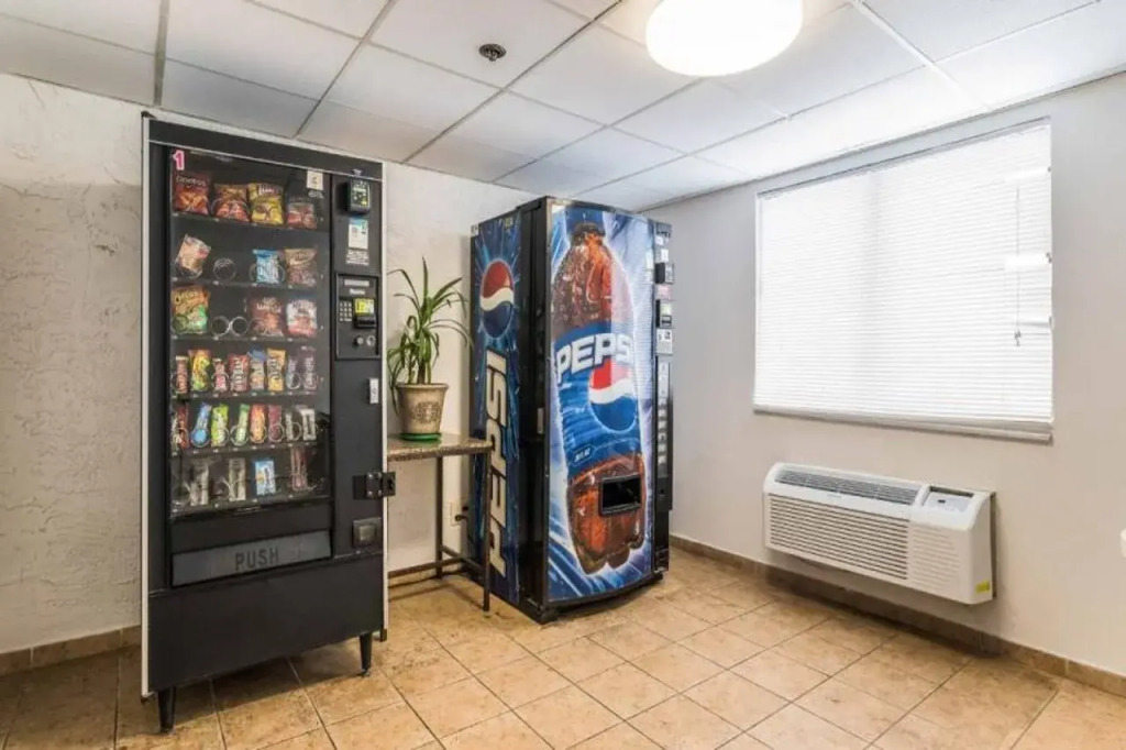 Motel 6-Elk Grove Village, IL