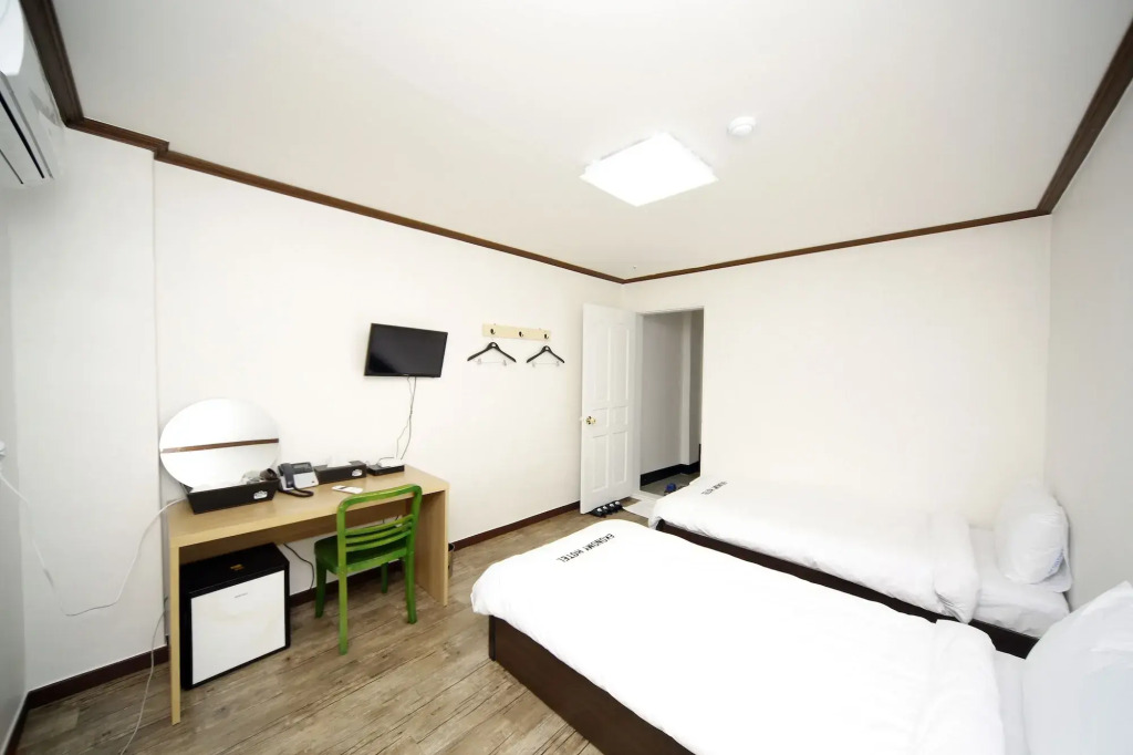 Ekonomy Hotel