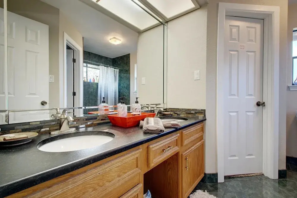 4BR 2.5BA The Lodge on Walnut Creek by RedAwning