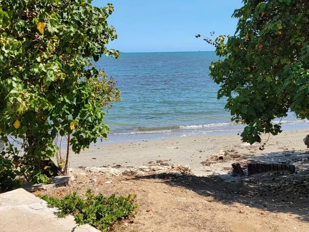 Bayfront Villas and Apt