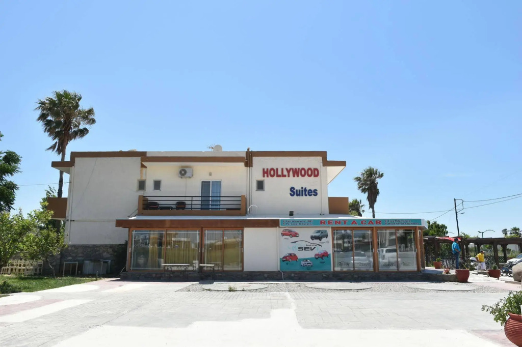 Hollywood Suites