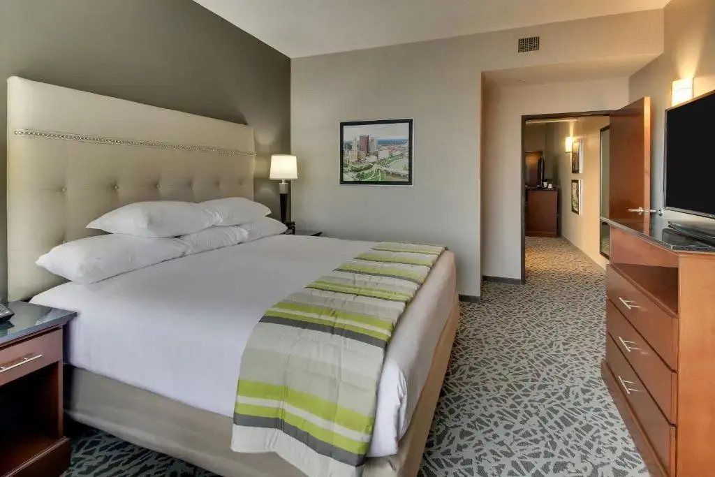 Drury Inn & Suites Cleveland Beachwood