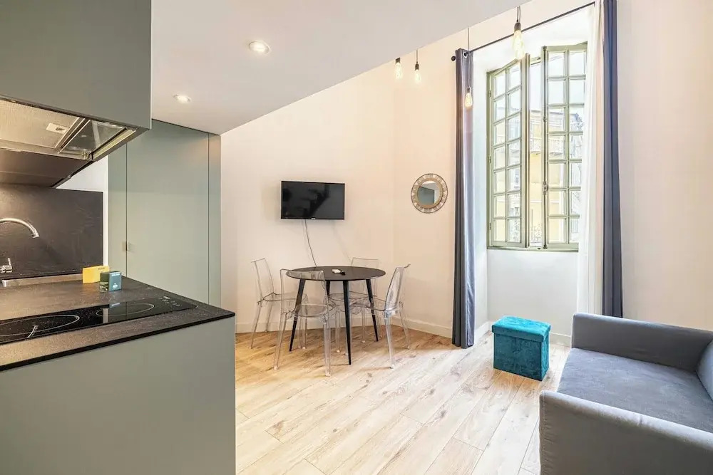 A/C Mezzanine Apt 1BR/2P - Place Garibaldi