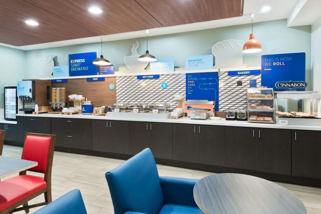 Holiday Inn Express & Suites - Columbus Airport East by IHG