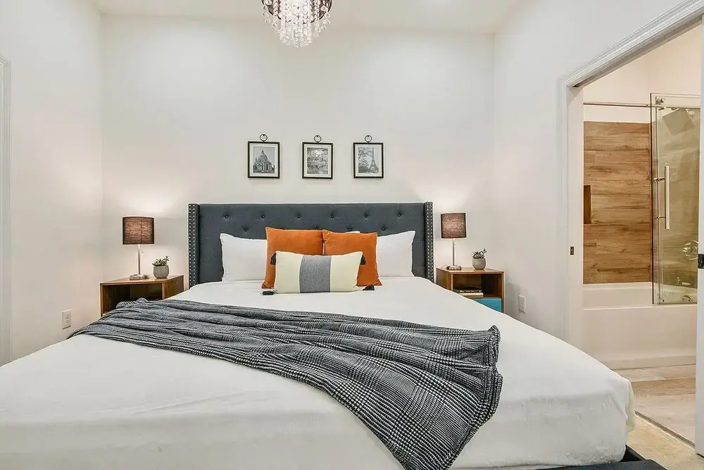 N Rampart Apartments - Lux 3BD 2BA French Quarter w Courtyard