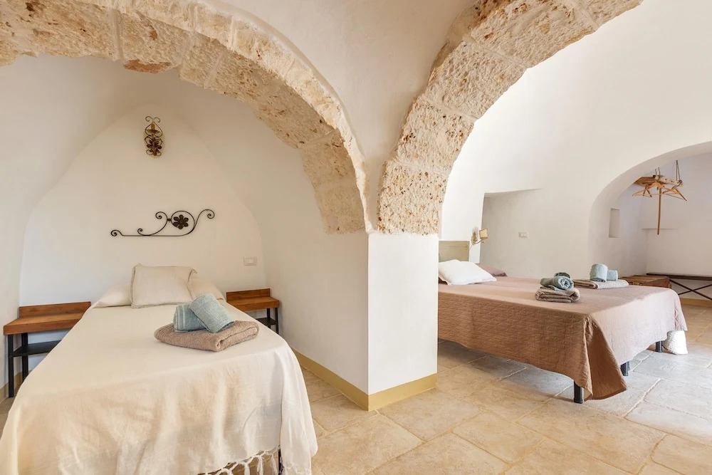 2770 Uliveto Valeria - Trullo Melograno by Perle di Puglia