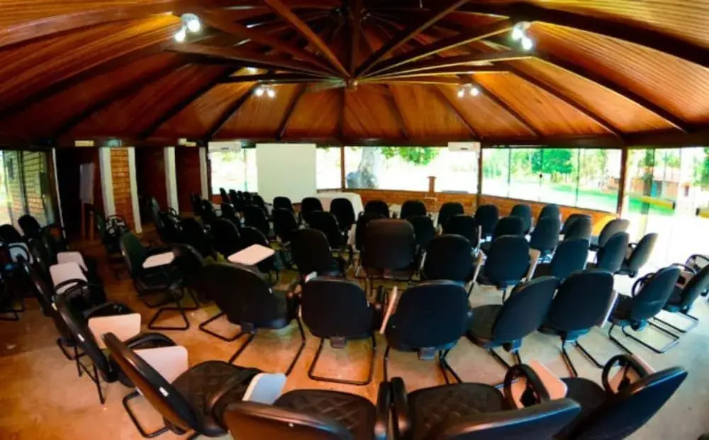 Ipê Florido Parque Hotel