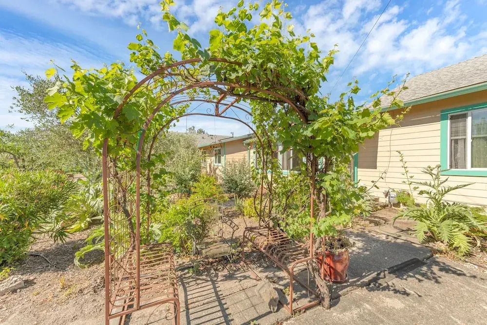 Lush And Warm 2br House In Sonoma 2 Bedroom Home by Redawning