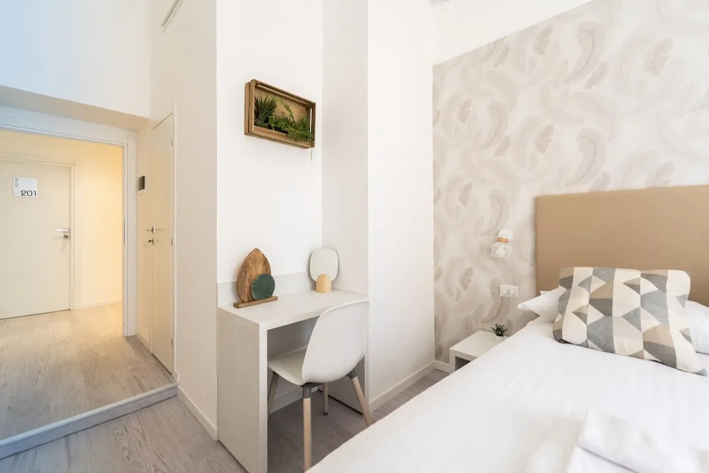 White Gioberti Apartments