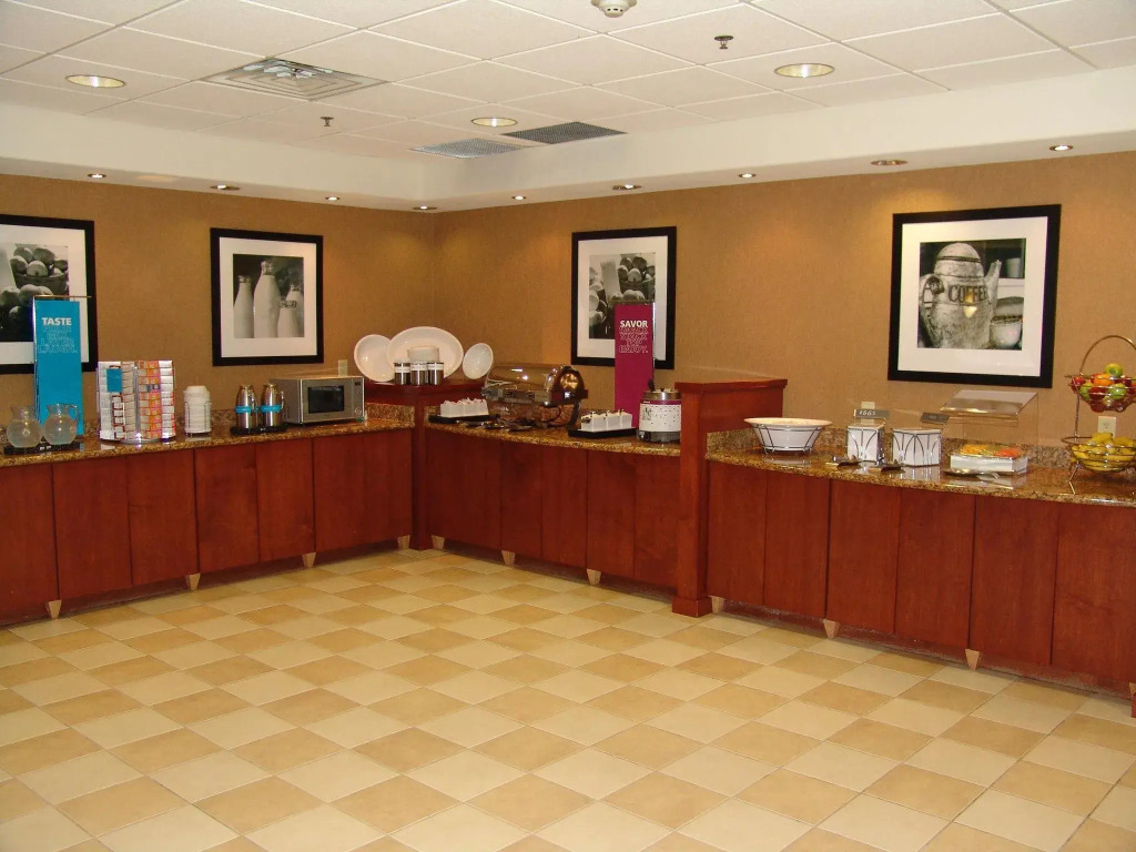 Hampton Inn Garden City