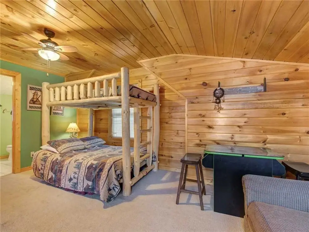 Dew South 2 Bedroom Home with Hot Tub