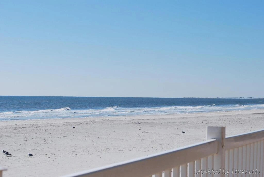 Holiday Inn Charleston-On The Beach
