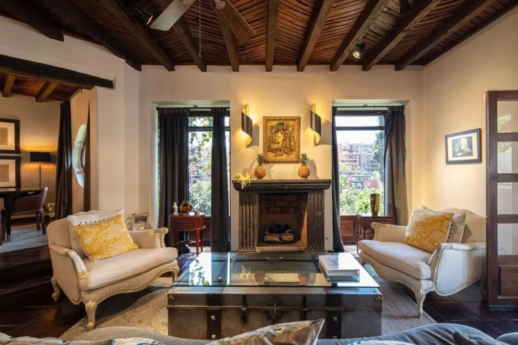 Centro Historico Home Overlooks the Parroquia