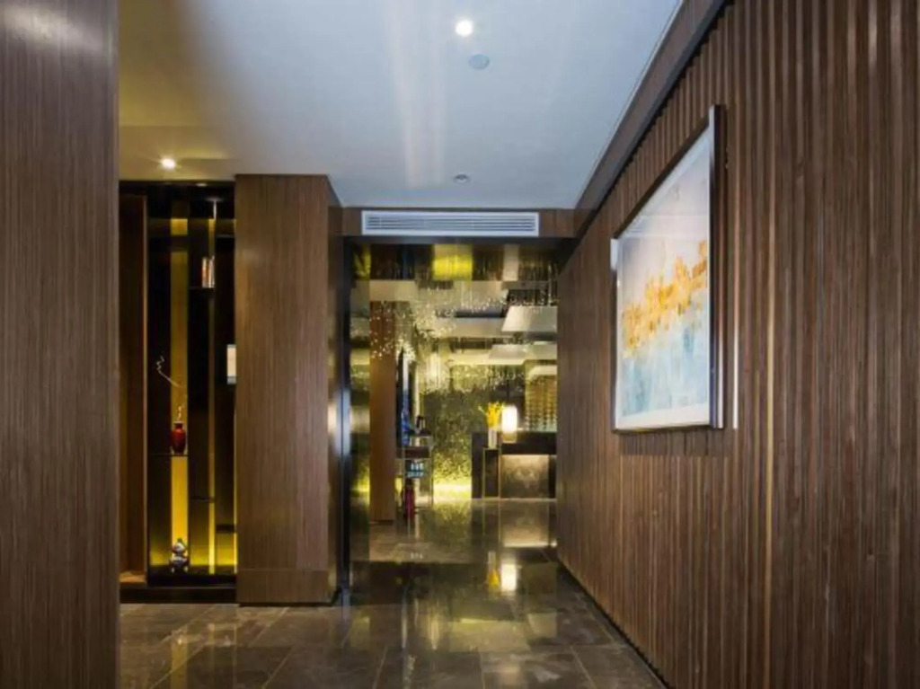 Baiwei Hotel (Zhengzhou CBD Exhibition Center)