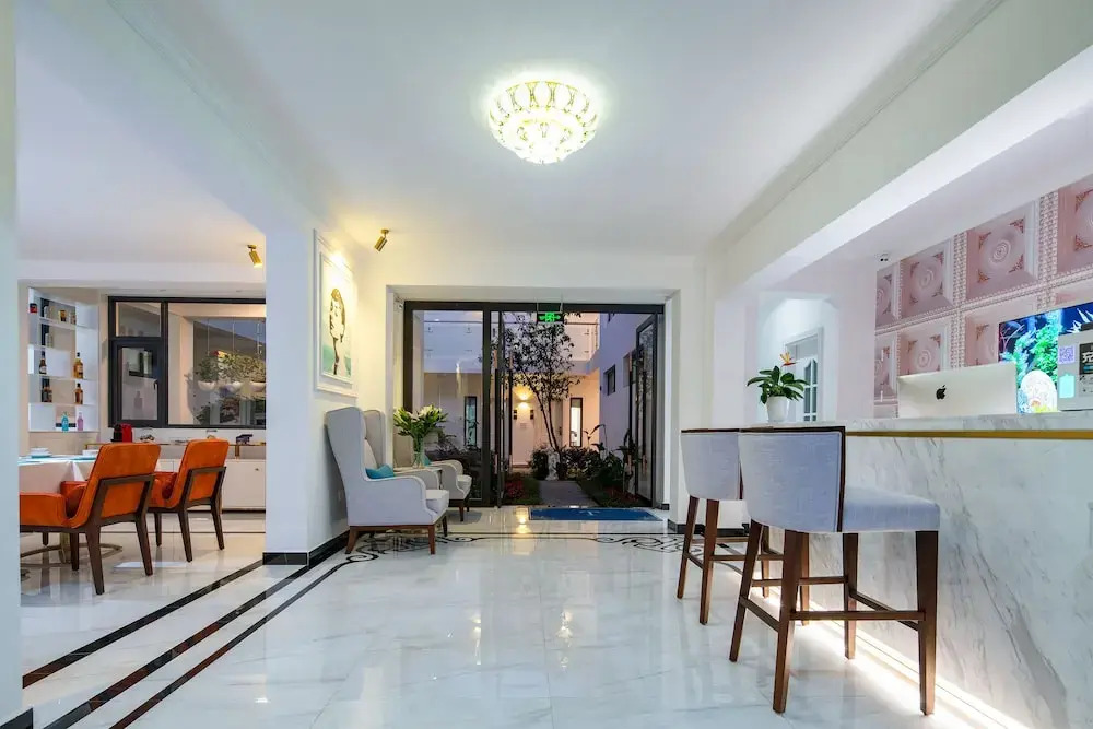 Dali T Hotel