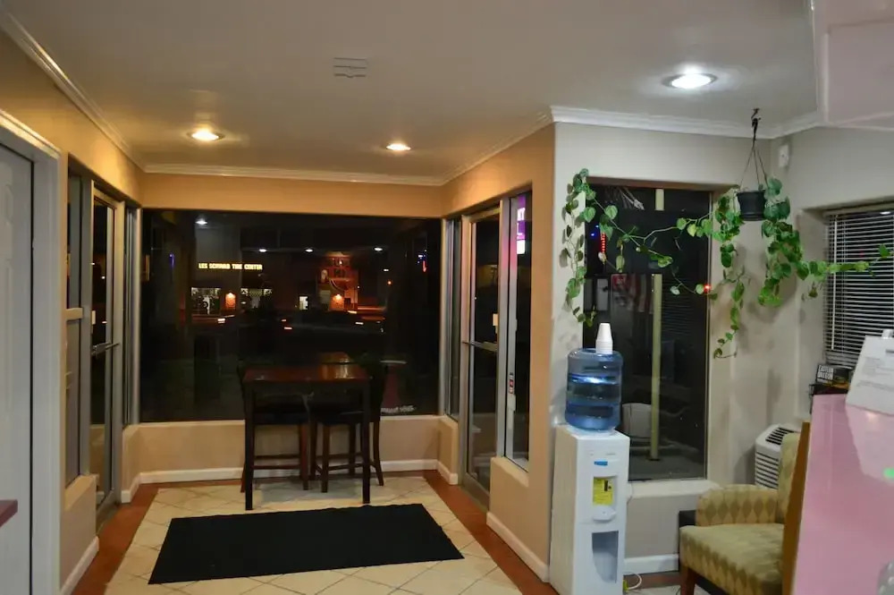 Economy Inn
