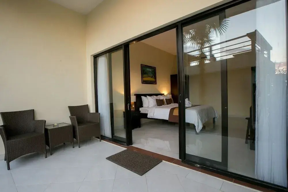 LaBomie Uluwatu