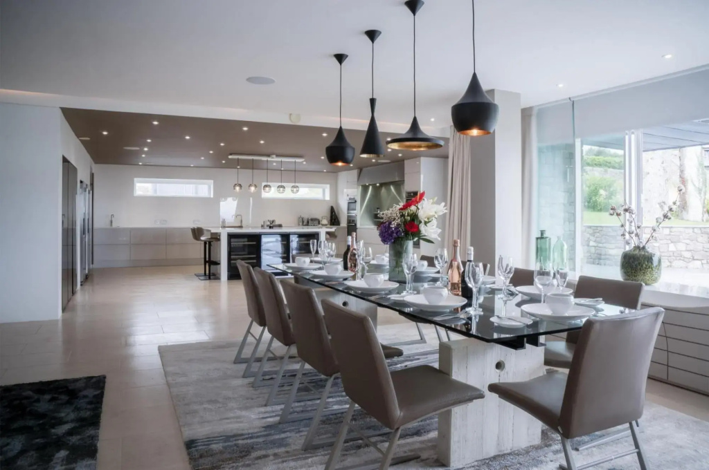 Bryn House - Luxurious 5 Bedroom Holiday Home - Penmaen