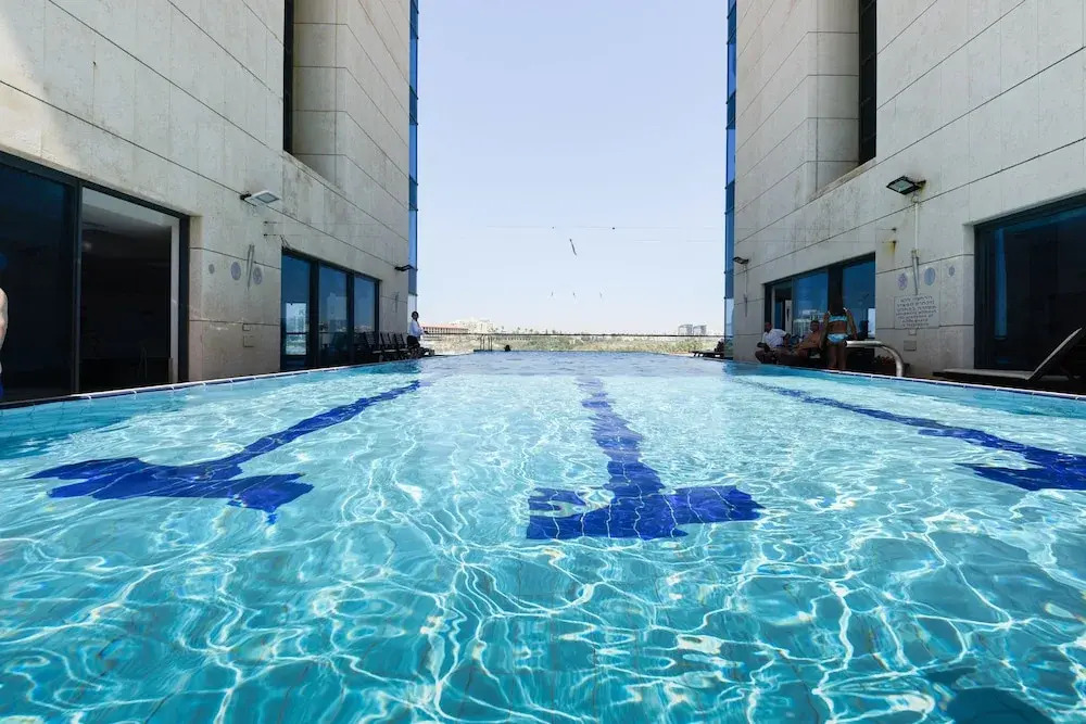 Deluxe 2 Bedroom Apartment in Herzylia