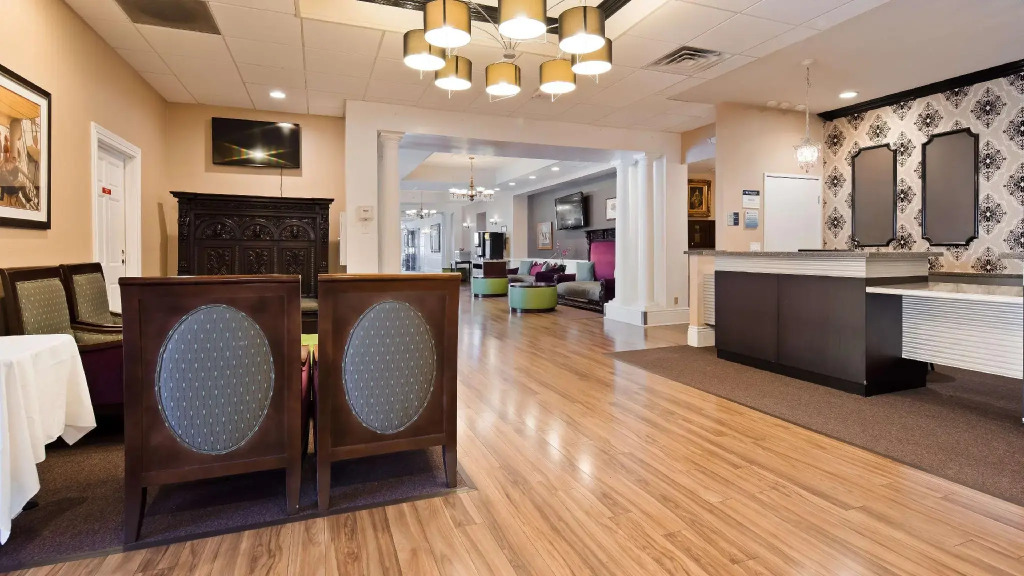 Best Western Plus San Pedro Hotel and Suites