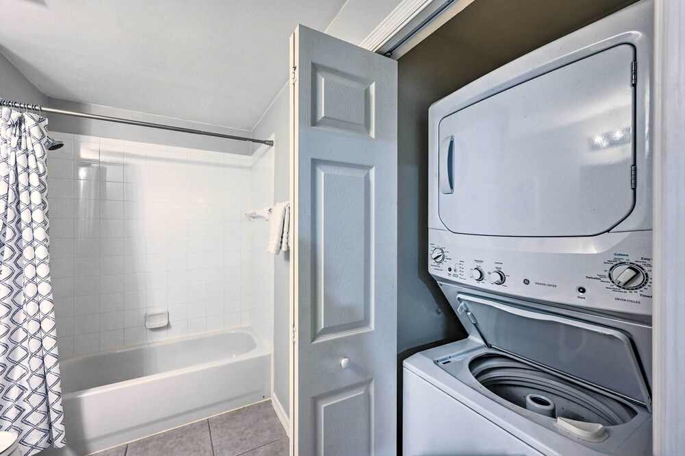 Quiet Lely Resort Condo w/ Pool - 2 Mi to Golf!