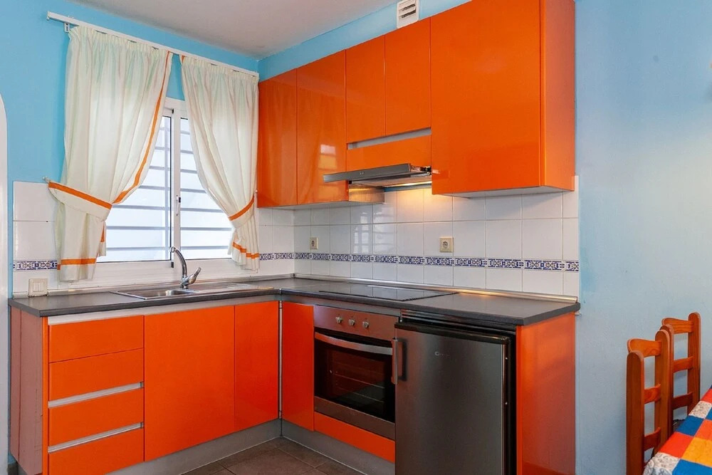 Apartment Near the Beach With a Huge Terrace Patio, Wifi and Parking