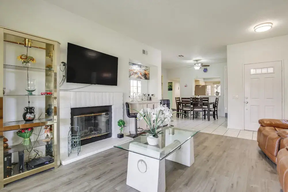Steps to Community Pool & Spa: Palm Desert Condo!
