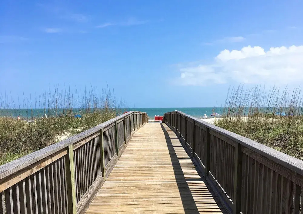 New Listing! Updated Condo - 25 Yards To Beach Condo
