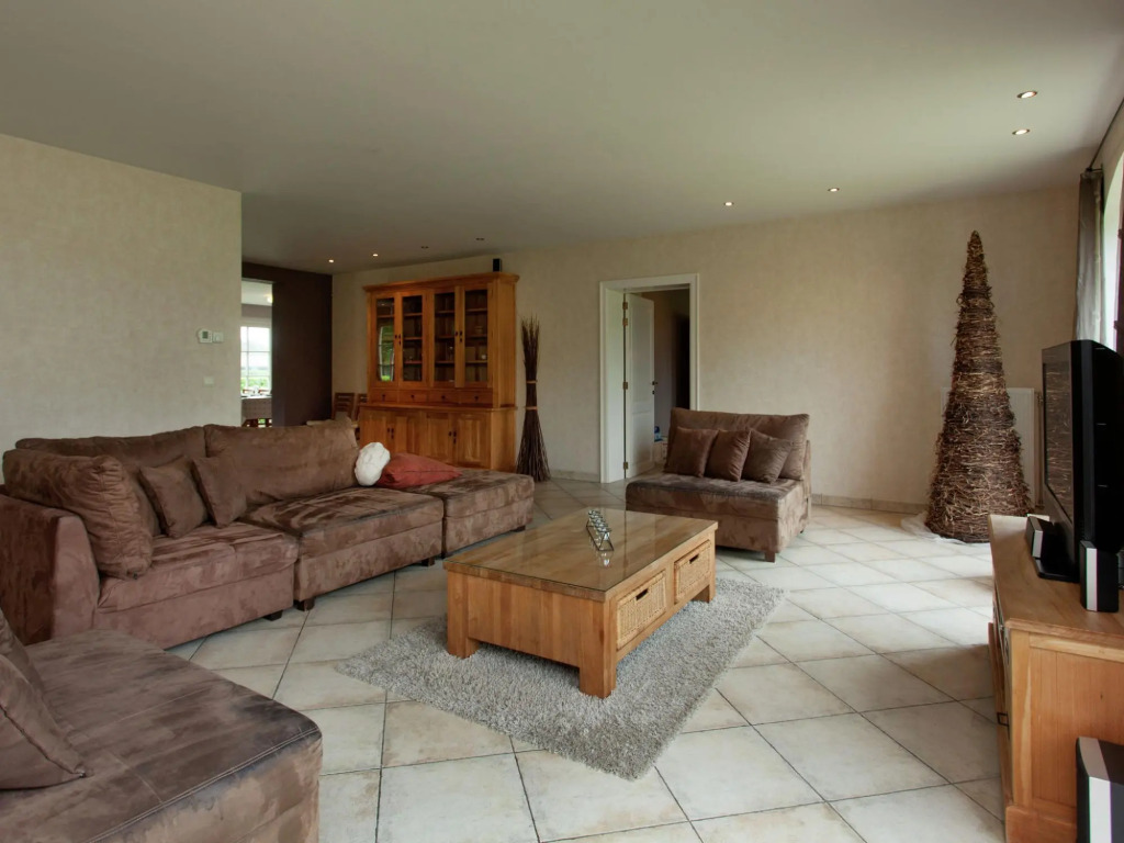 Peer Villa with Garden