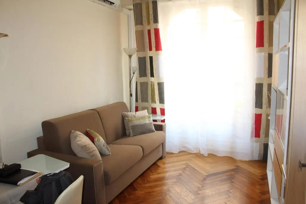 Studio Carré dOr, à 50m de la plage et du Négresco