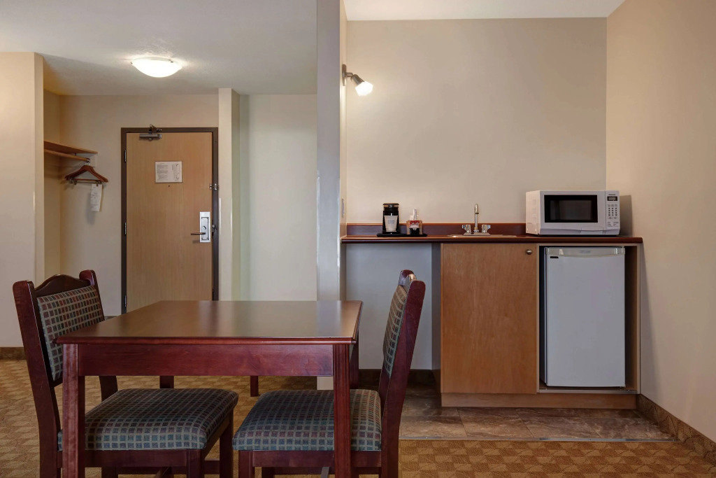 Days Inn by Wyndham Dawson Creek