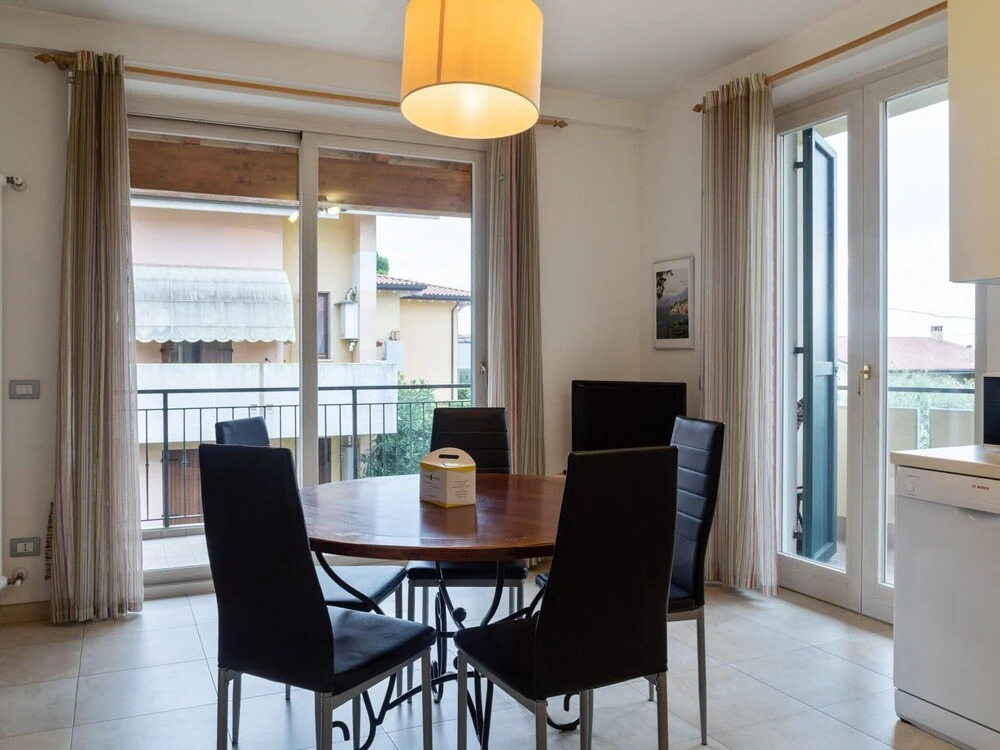 Elegant Holiday Home in Lazise with Swimming Pool near Lake
