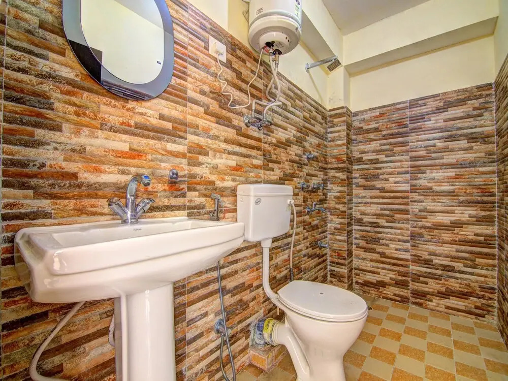 OYO 12862 Hotel Lamaz Residency