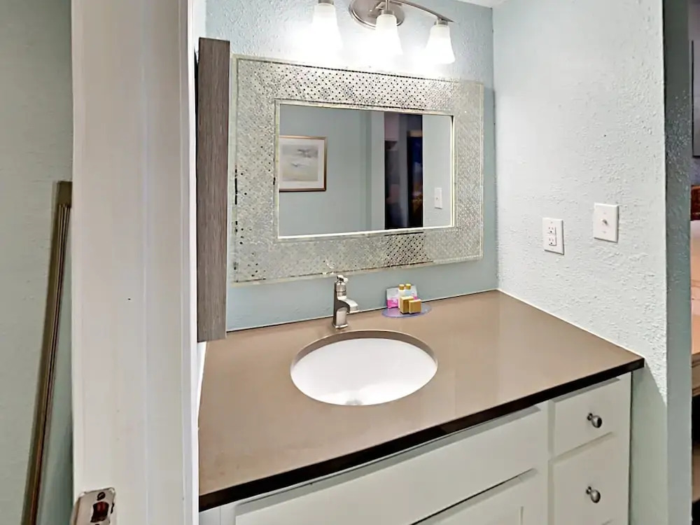 146 Sea Breeze - 1 Br Condo