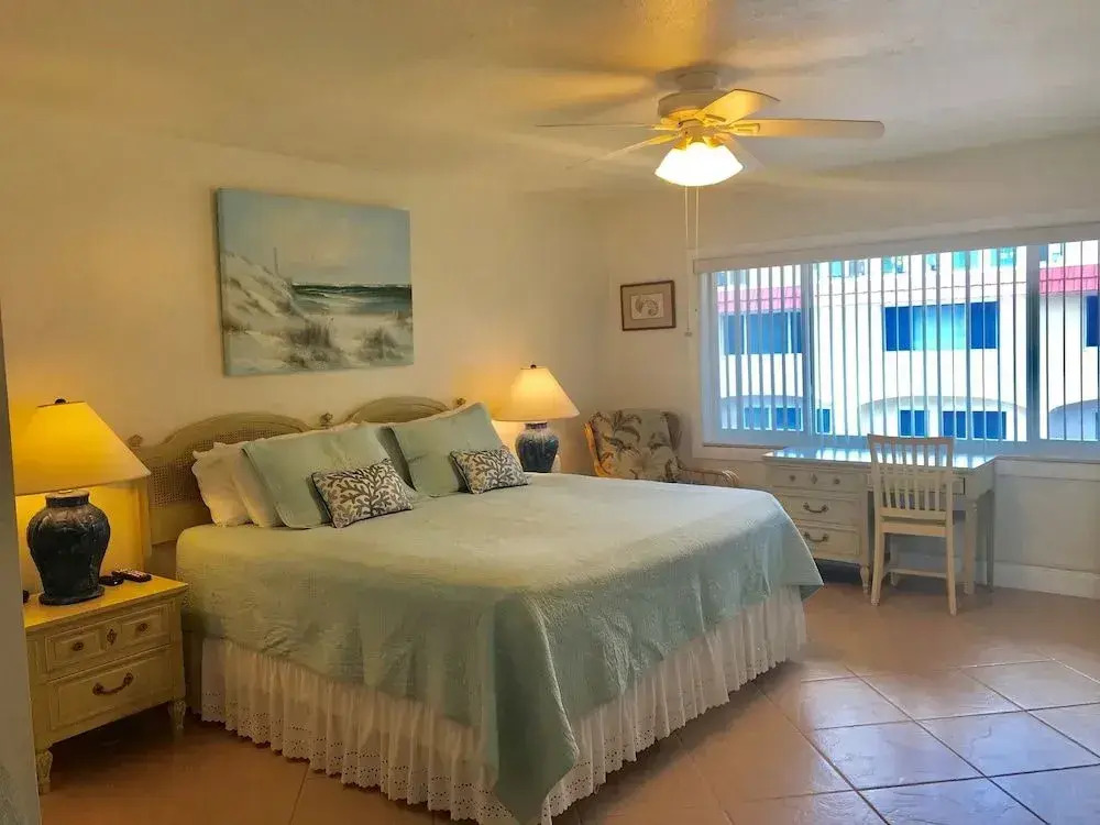 Win-San C-206 - 2 Br Condo