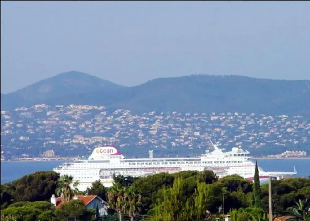 Apartment With 3 Bedrooms in Saint-raphaël, With Wonderful sea View an