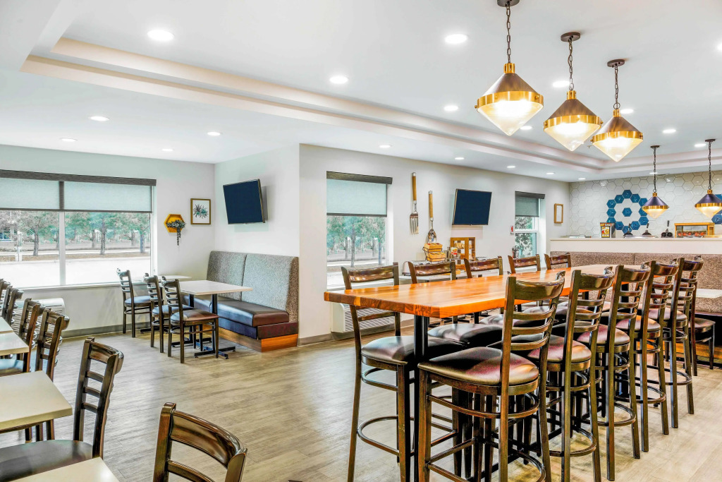 Days Inn & Suites by Wyndham Sherwood Park Edmonton