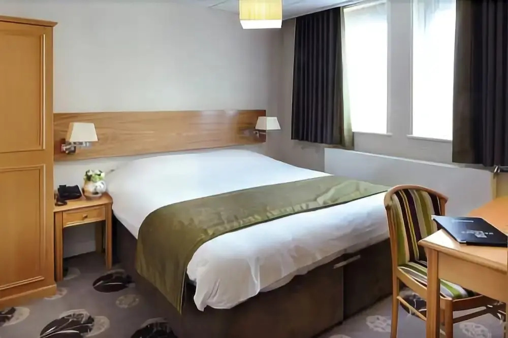 Oakwood House Hotel