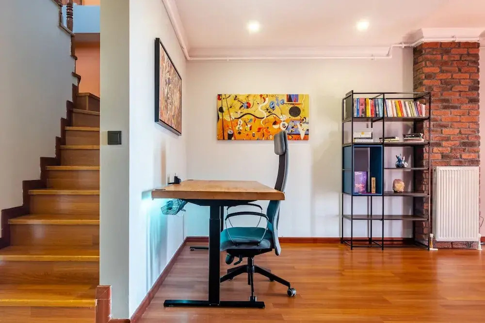 Sleek Flat Near Public Transportation in Maltepe