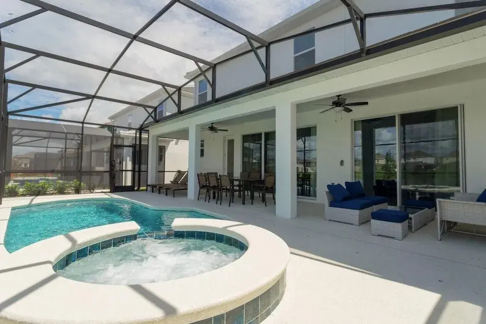 Large beautiful home by Disney