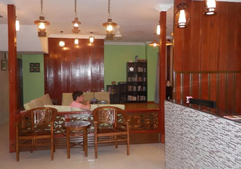 Travellers Planet Hotel & Guest House