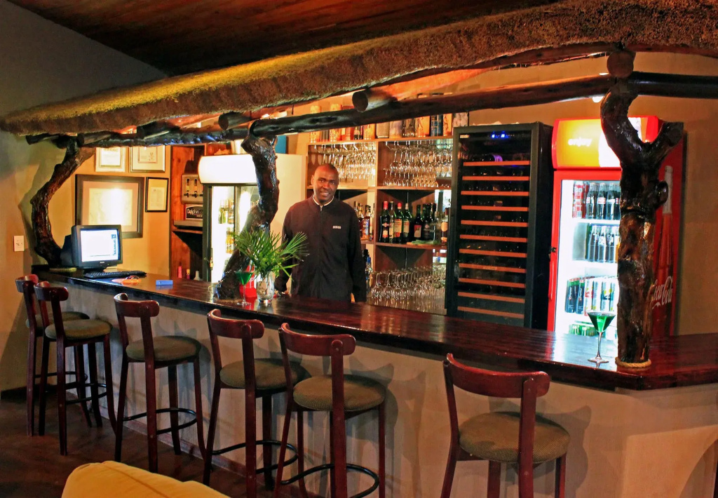 Emdoneni Lodge with Zululand Cat Conservation Project