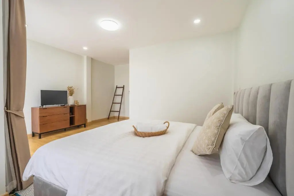 The B Hostel