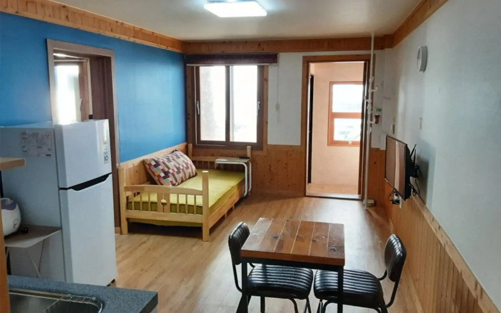 Seogwipo Hayanunduk Pension